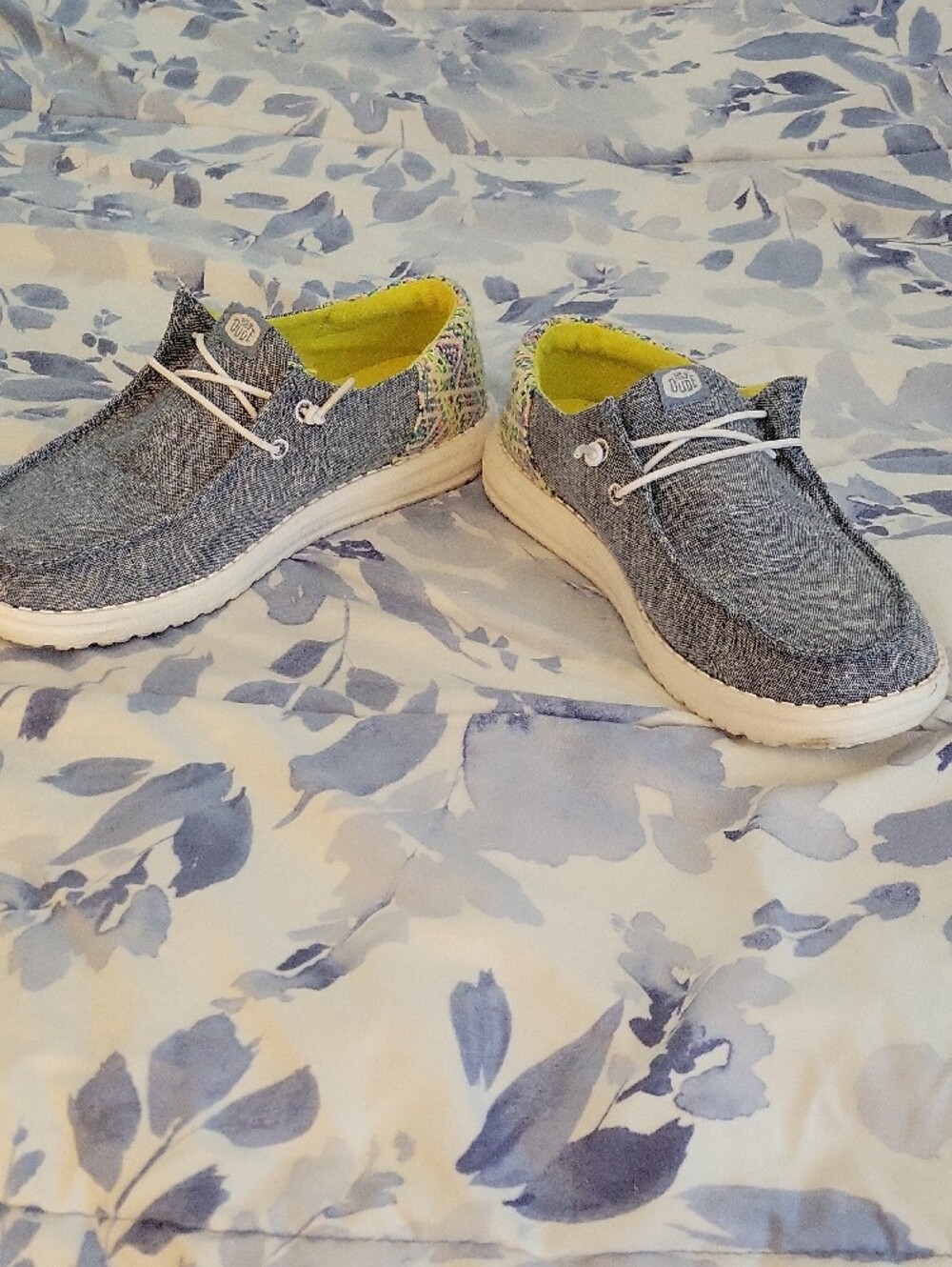Hey Dude Gray Linen-Style Slip-Ons with Yellow Insole and Multicolor Heel - Picture 4 of 5